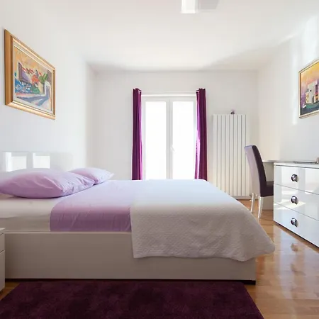 Apartment Solitudo